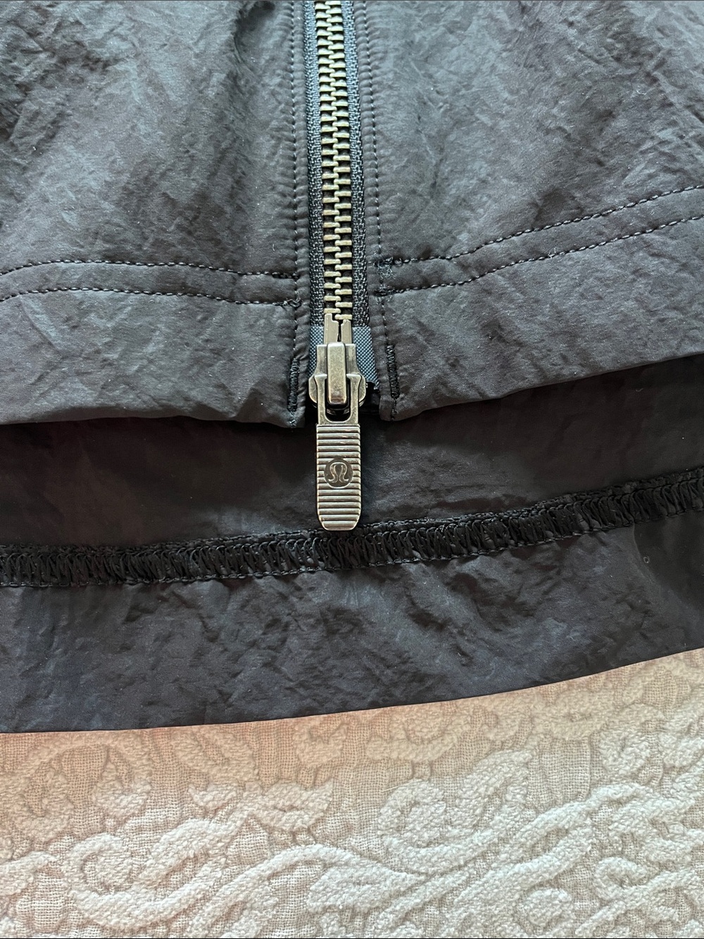 Lululemon Crinkle Nylon Cinchable Jacket Black Size Small NWT - Picture 5 of 8